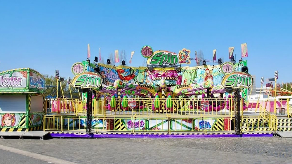 Frontalaufnahme vom Big Spin